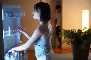 Chị bà xã cãi nhau với anh xã đến nhà con ghệ ở rồi làm tình luôn chồng yêu em gái